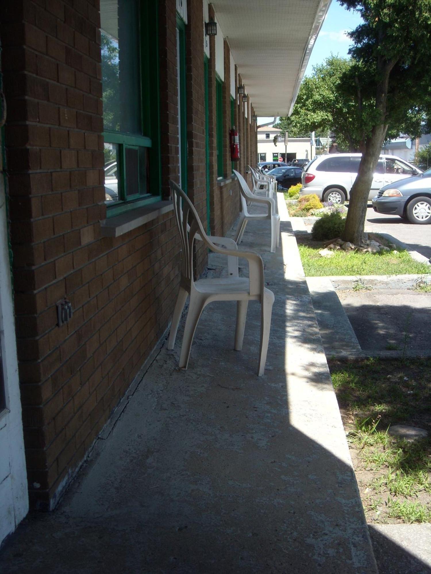 Motel Montreal Notre-Dame-de-l'Ile-Perrot Bagian luar foto