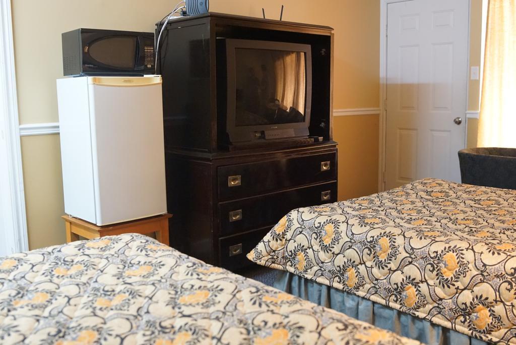 Motel Montreal Notre-Dame-de-l'Ile-Perrot Bagian luar foto