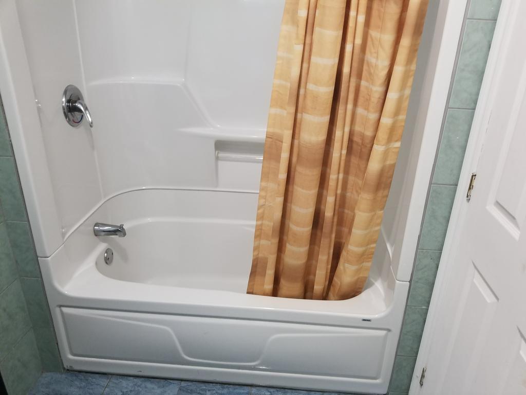 Motel Montreal Notre-Dame-de-l'Ile-Perrot Bagian luar foto