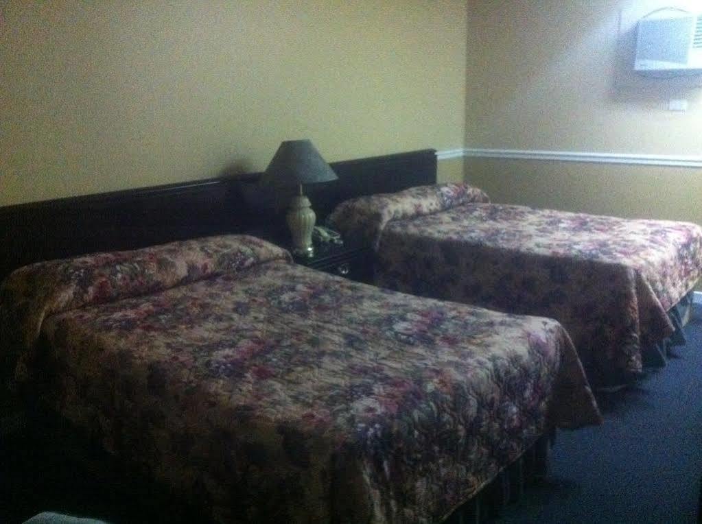 Motel Montreal Notre-Dame-de-l'Ile-Perrot Bagian luar foto